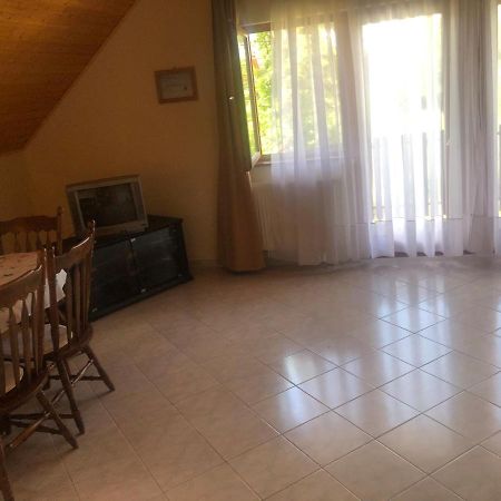 Zalakarosi Egerfa Nyaralohaz Foeldszinti Es Emeleti Apartman ภายนอก รูปภาพ