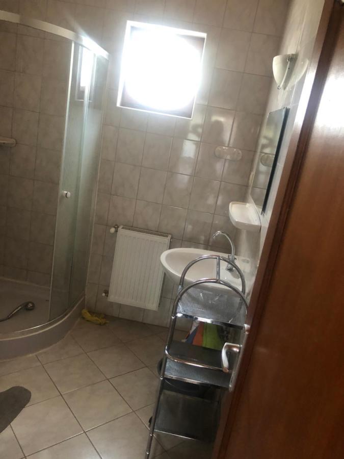 Zalakarosi Egerfa Nyaralohaz Foeldszinti Es Emeleti Apartman ภายนอก รูปภาพ