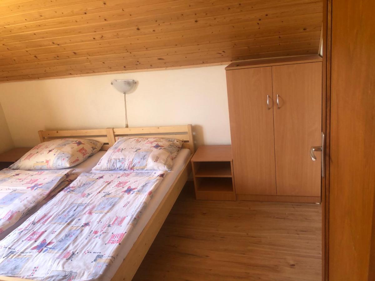 Zalakarosi Egerfa Nyaralohaz Foeldszinti Es Emeleti Apartman ภายนอก รูปภาพ