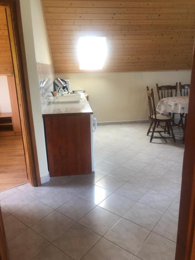 Zalakarosi Egerfa Nyaralohaz Foeldszinti Es Emeleti Apartman ภายนอก รูปภาพ