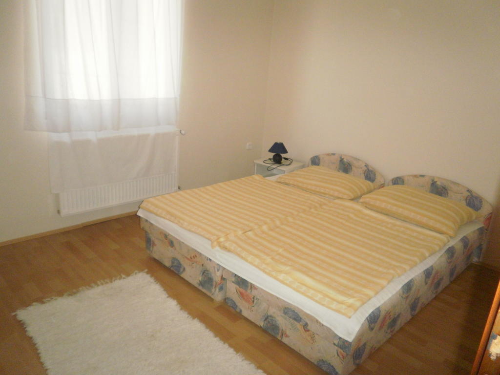 Zalakarosi Egerfa Nyaralohaz Foeldszinti Es Emeleti Apartman ห้อง รูปภาพ
