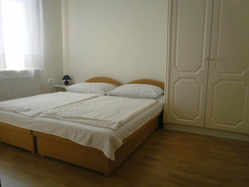 Zalakarosi Egerfa Nyaralohaz Foeldszinti Es Emeleti Apartman ภายนอก รูปภาพ