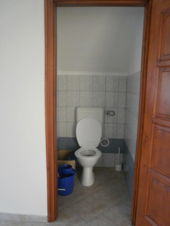 Zalakarosi Egerfa Nyaralohaz Foeldszinti Es Emeleti Apartman ห้อง รูปภาพ